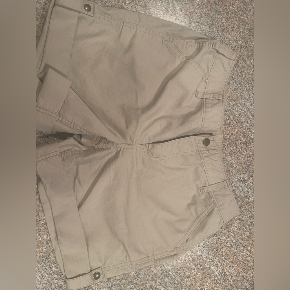 Carhartt khaki shorts